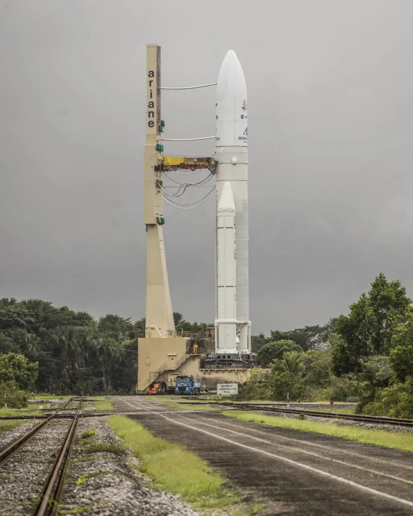 James Webb Uzay Teleskopu Ariane 5’in içerisinde Fırlatılmaya Hazırlanıyor